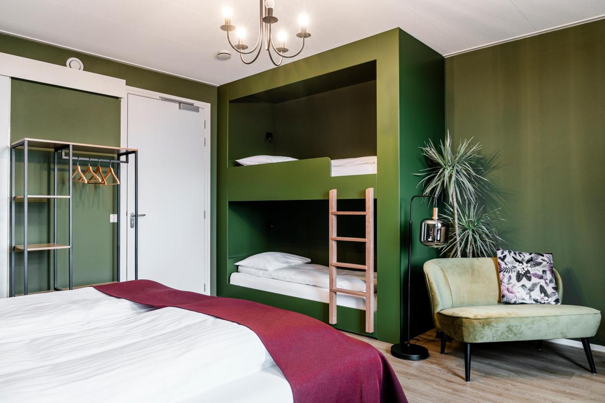 Bed and Breakfast De Logerie Энкхейзен Экстерьер фото
