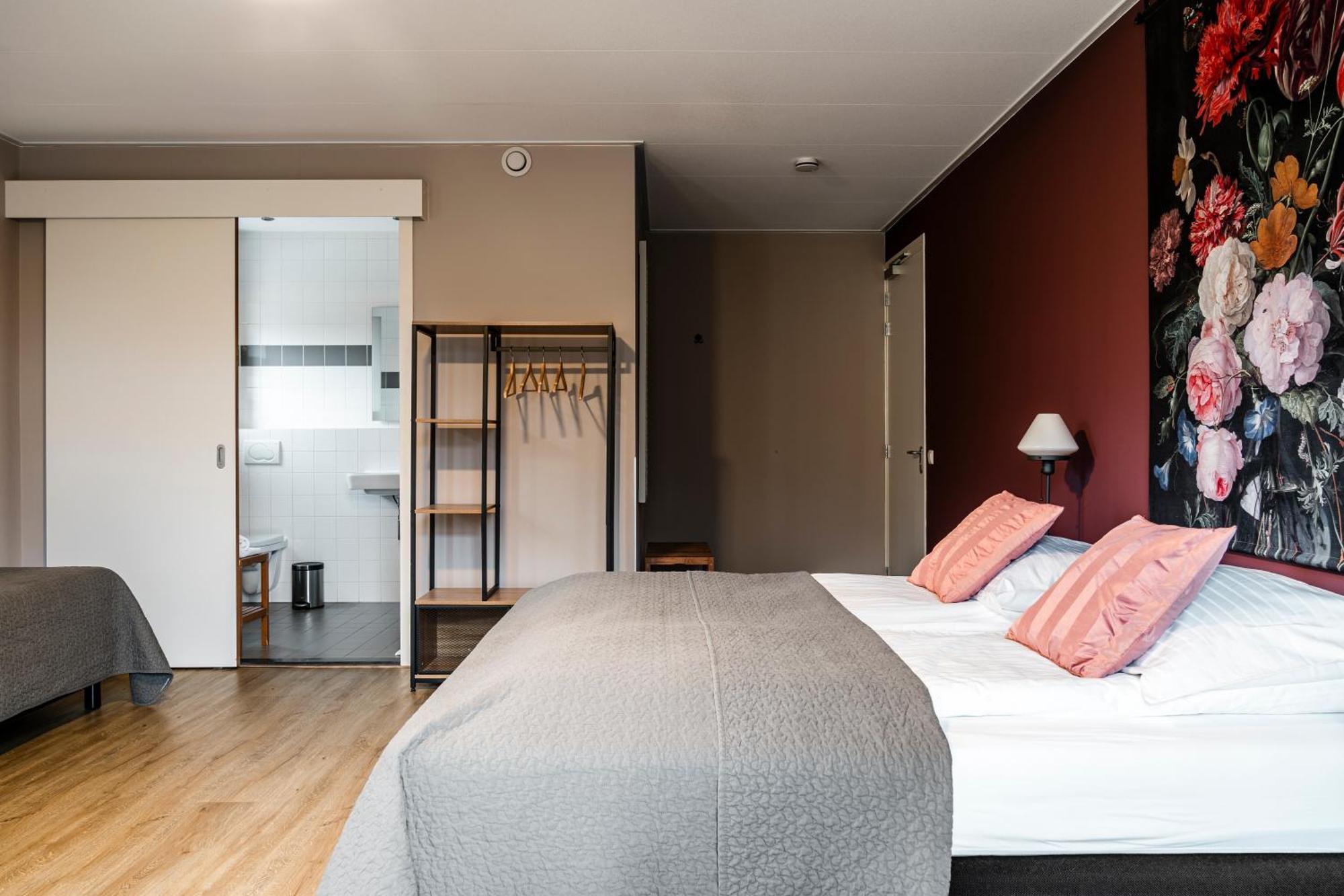 Bed and Breakfast De Logerie Энкхейзен Экстерьер фото