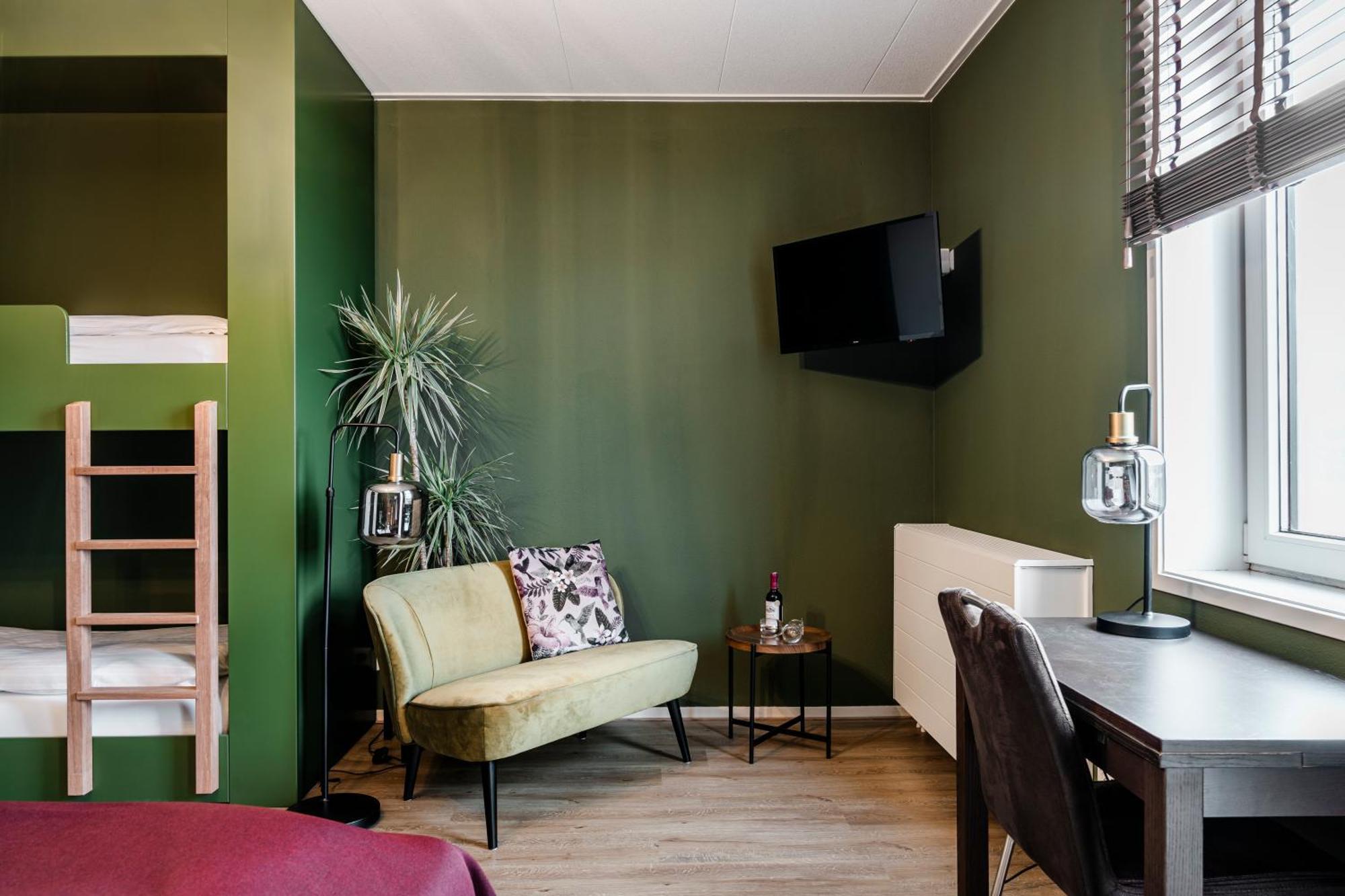 Bed and Breakfast De Logerie Энкхейзен Экстерьер фото