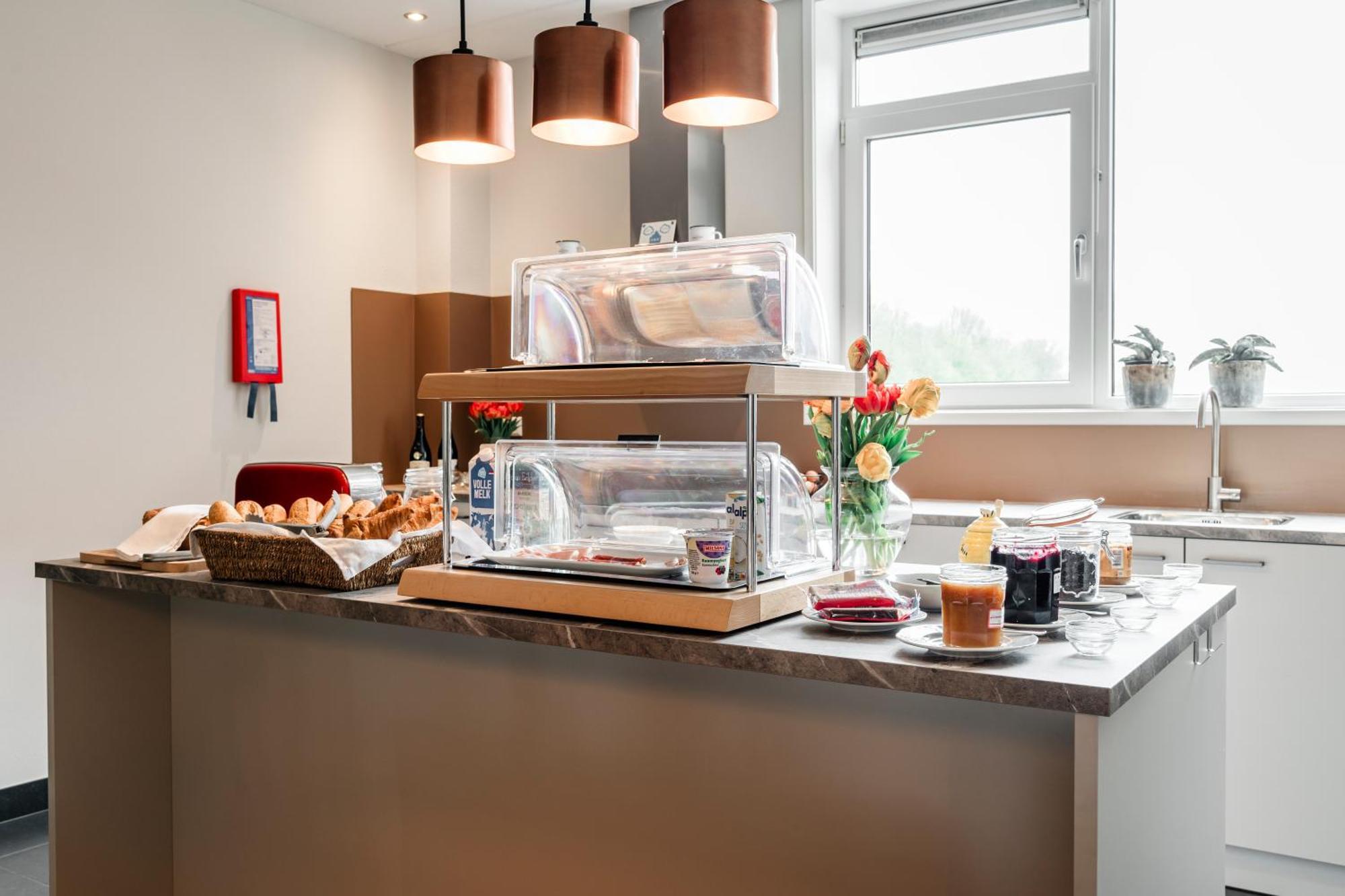 Bed and Breakfast De Logerie Энкхейзен Экстерьер фото