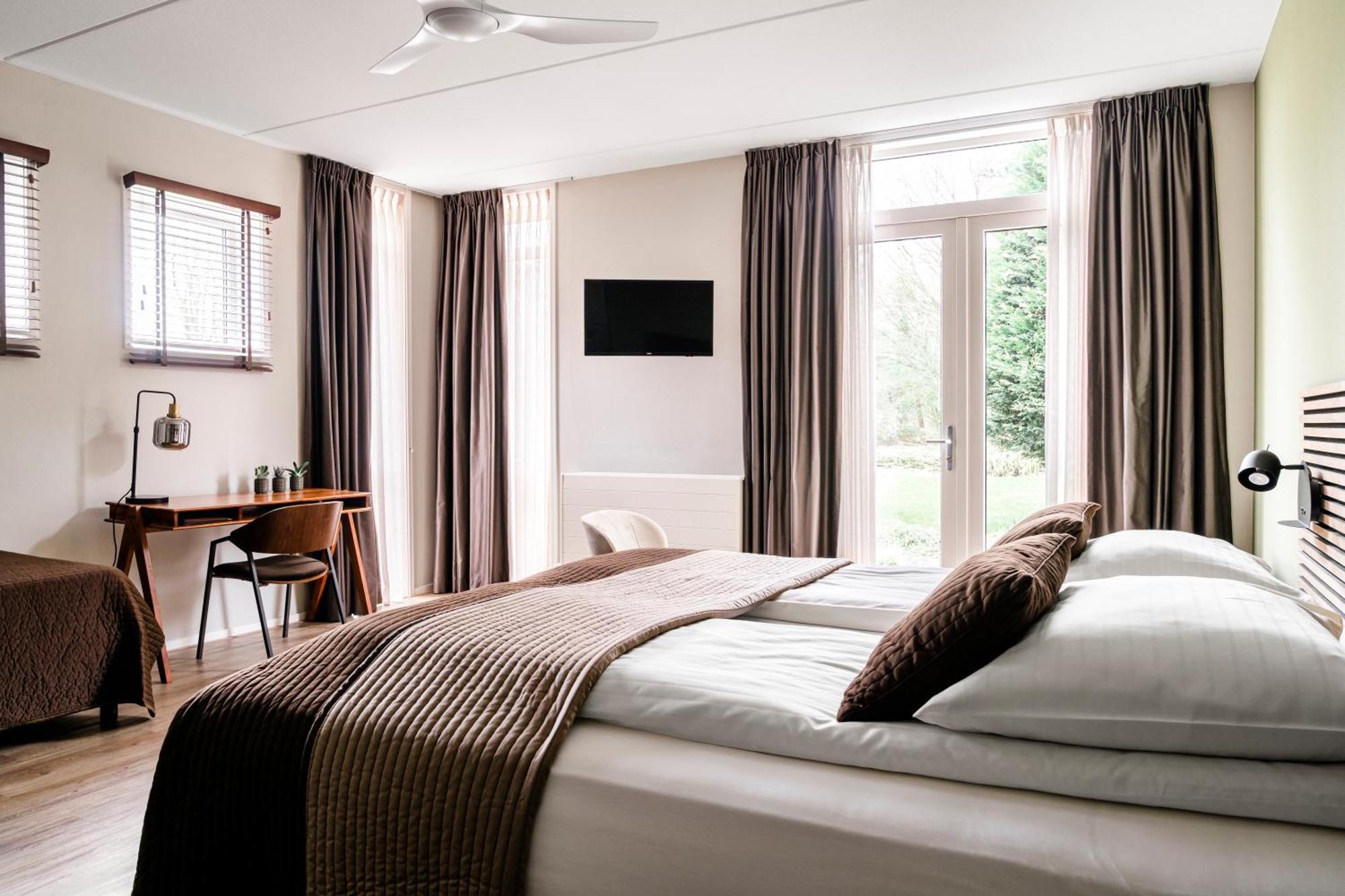 Bed and Breakfast De Logerie Энкхейзен Экстерьер фото